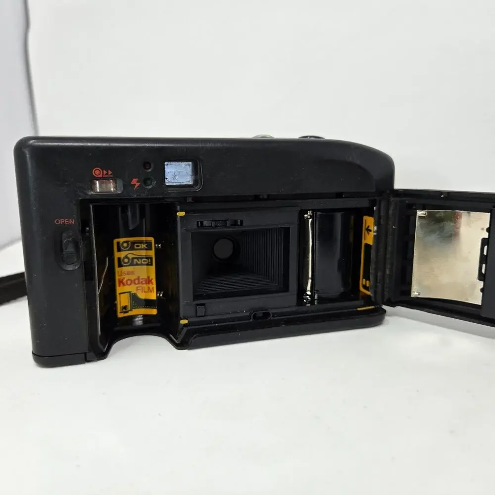 Vintage Film Camera Lot of 5 For Parts or Repair Kodak Sakar Keystone 35mm 110